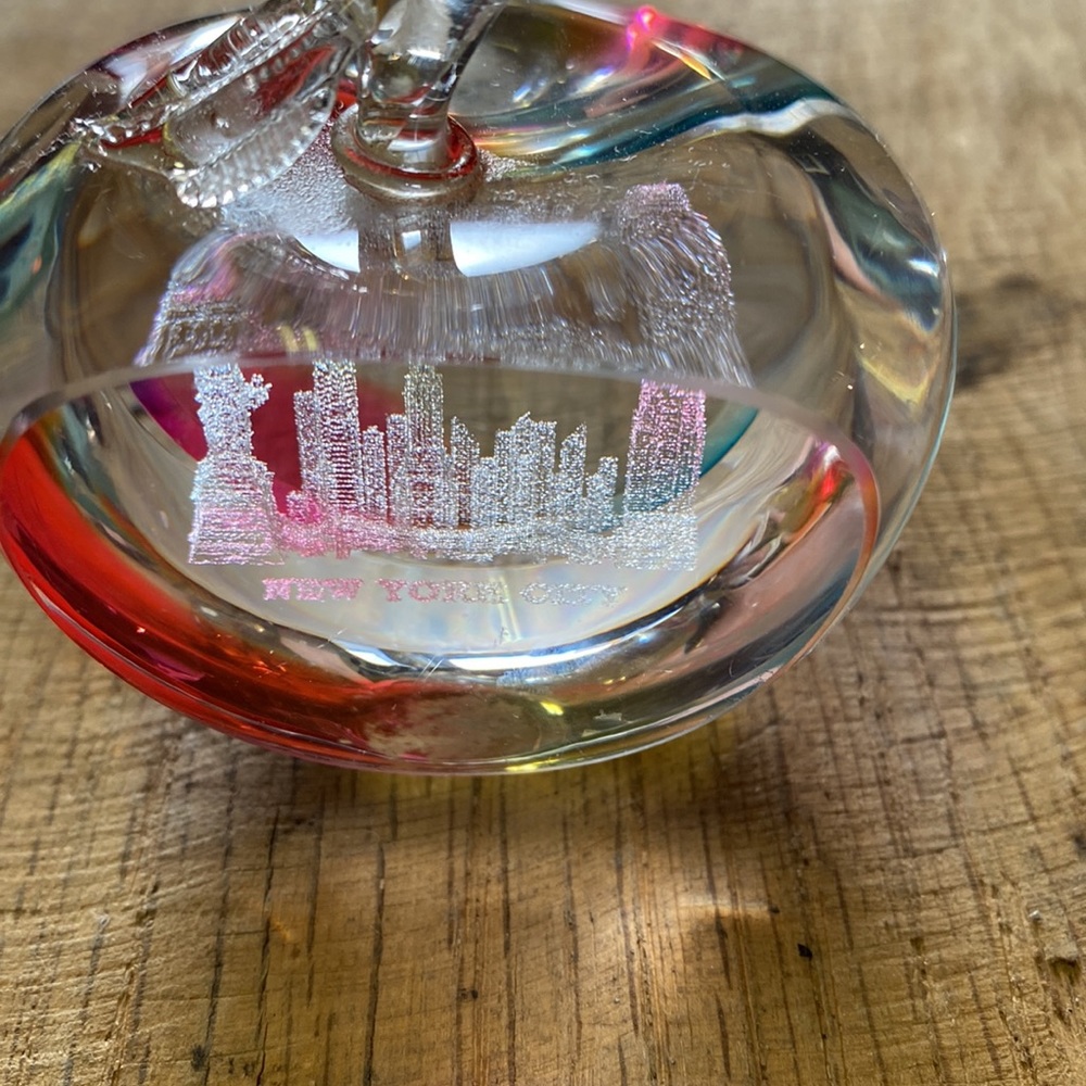 Crystal Apple W New York City Inside -